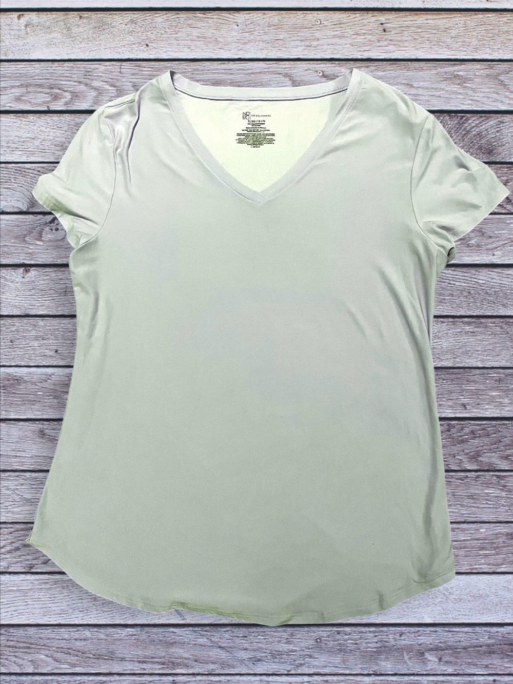 No Boundaries Light blue / green V-Neck Short Sleeve Top xl
